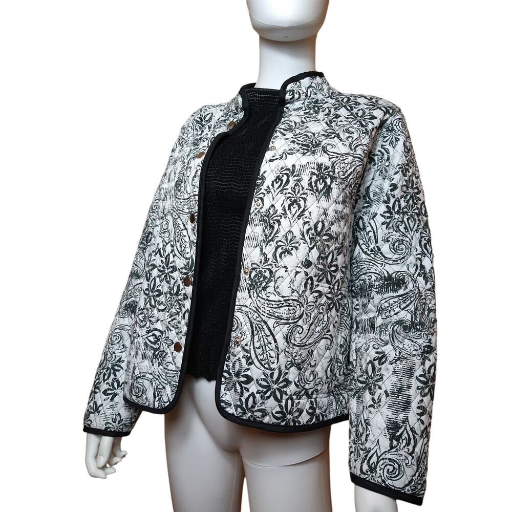 Lana Lee Top (L) & Onque Petite Jacket (PXL) - Stylish & Comfortable!